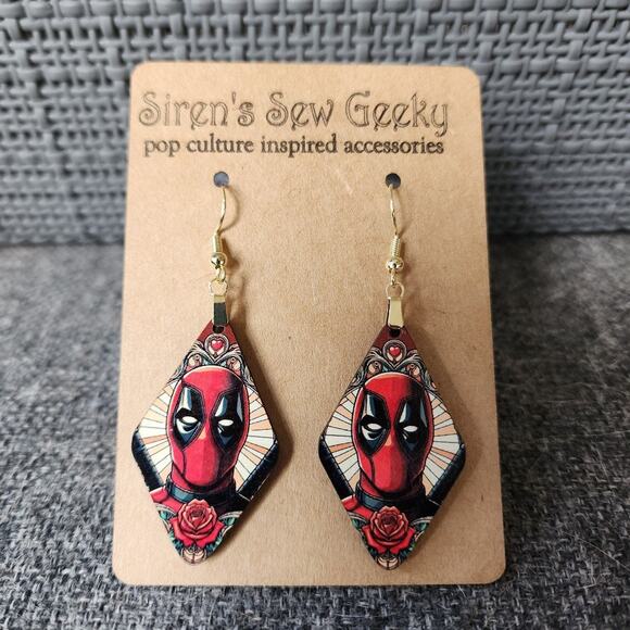 Marvel Deadpool Floral Portrait Earrings - Picture 2 of 3